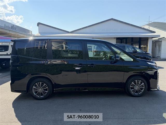 Toyota VOXY 2024-04 8650895-3