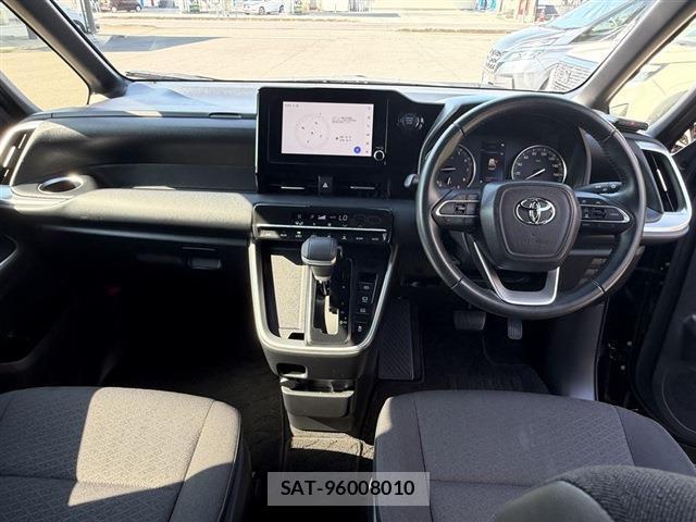 Toyota VOXY 2024-04 8650895-6