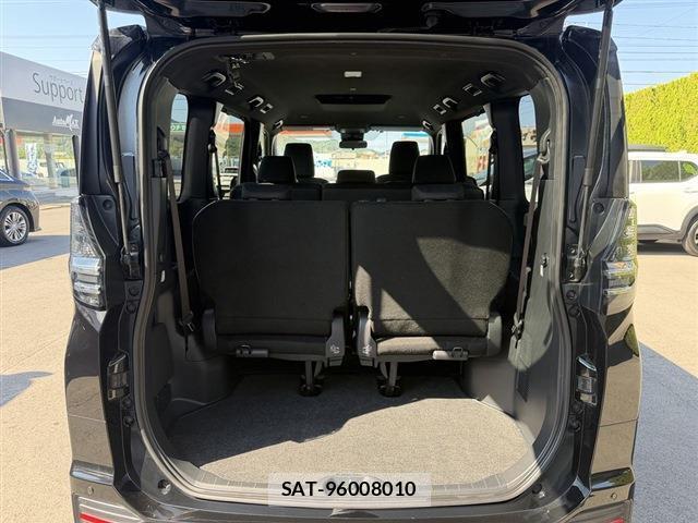 Toyota VOXY 2024-04 8650895-9