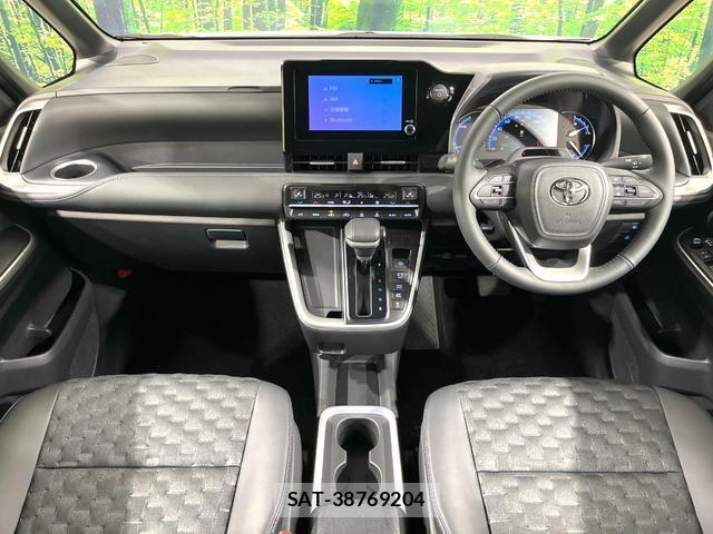 Toyota VOXY 2025-07 8651064-1