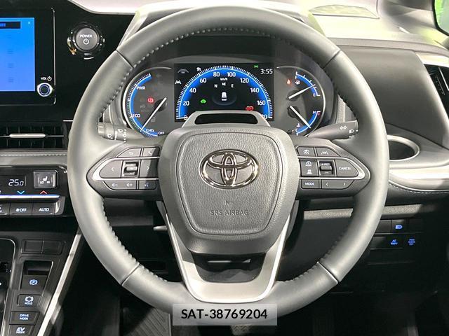 Toyota VOXY 2025-07 8651064-11