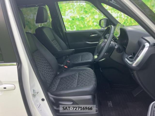 Toyota VOXY 2023-10 8651170-3