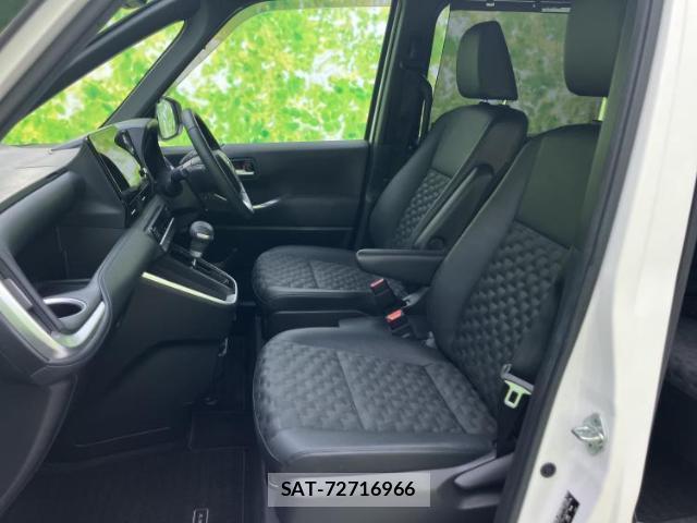 Toyota VOXY 2023-10 8651170-6