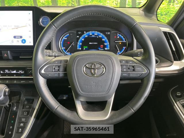 Toyota VOXY 2022-09 8651180-11