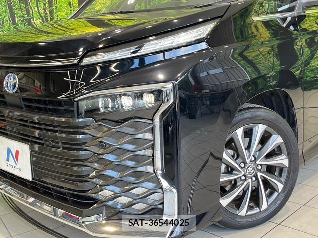 Toyota VOXY 2024-04 8651194-12