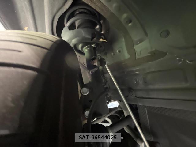 Toyota VOXY 2024-04 8651194-19