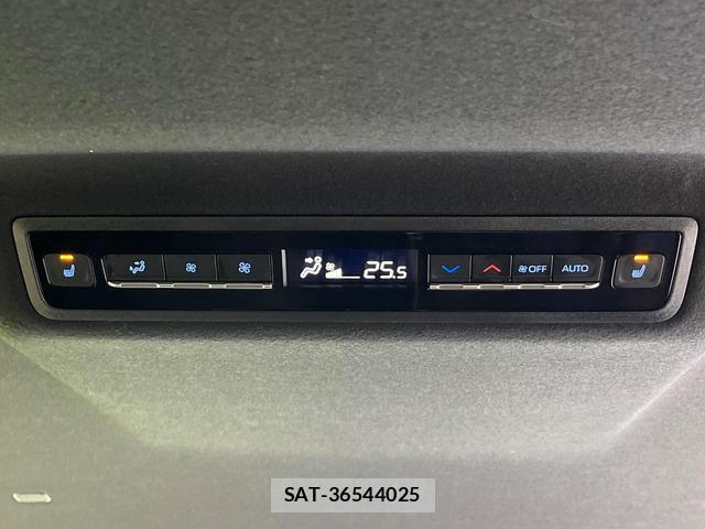 Toyota VOXY 2024-04 8651194-6