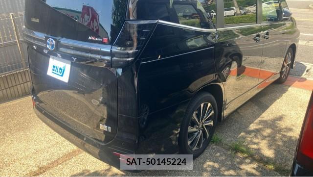 Toyota VOXY 2024-11 8651290-12