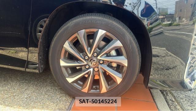 Toyota VOXY 2024-11 8651290-8