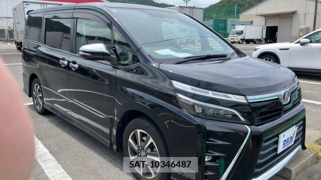 Toyota VOXY 2018-02 8651423-11