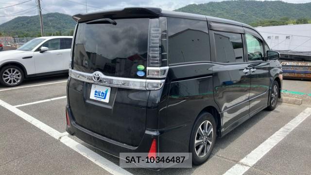 Toyota VOXY 2018-02 8651423-12