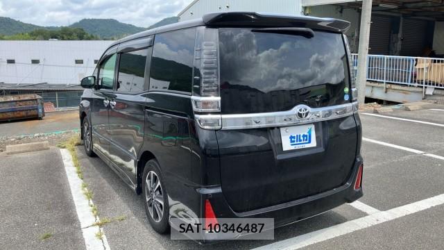 Toyota VOXY 2018-02 8651423-13