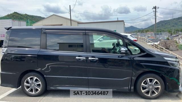 Toyota VOXY 2018-02 8651423-3