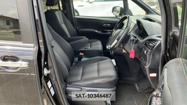 Toyota VOXY 2018-02 8651423-5
