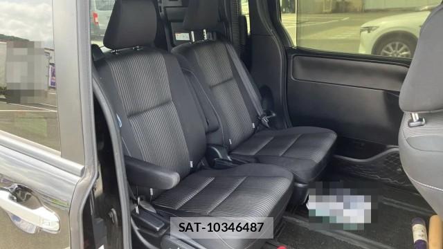 Toyota VOXY 2018-02 8651423-6