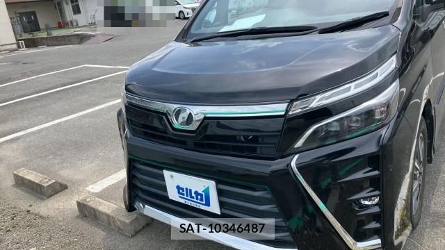 Toyota VOXY 2018-02 8651423-9