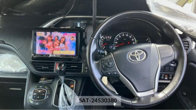 Toyota VOXY 2016-05 8651434-16