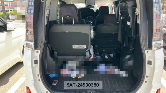 Toyota VOXY 2016-05 8651434-17