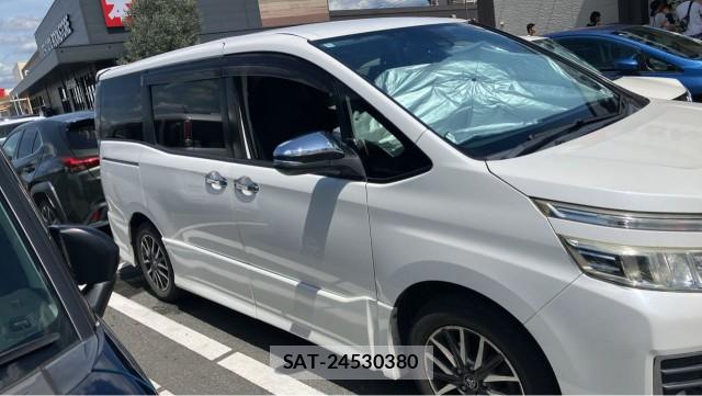 Toyota VOXY 2016-05 8651434-3