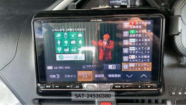 Toyota VOXY 2016-05 8651434-4