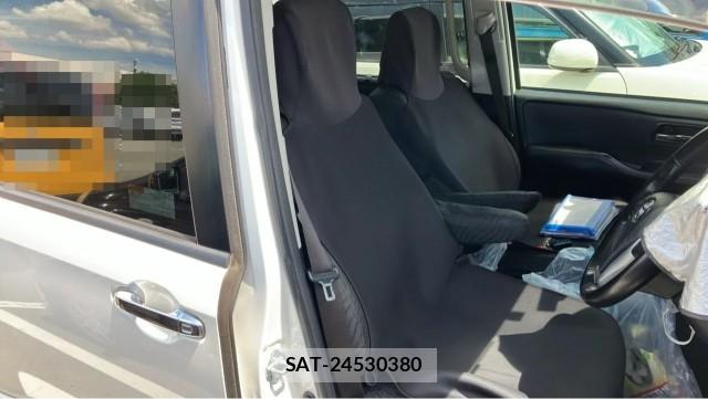 Toyota VOXY 2016-05 8651434-5