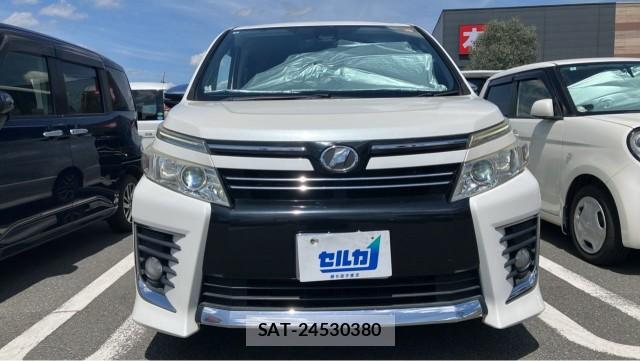 Toyota VOXY 2016-05 8651434-9
