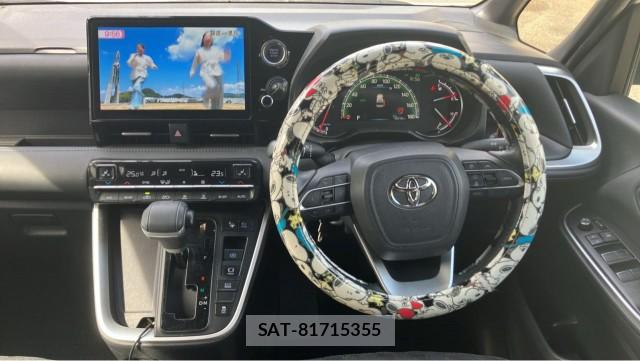 Toyota VOXY 2023-01 8651468-16