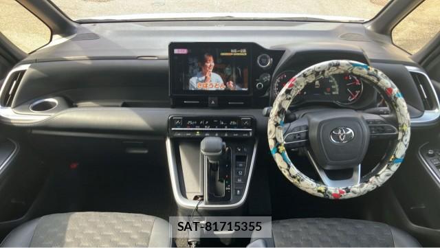 Toyota VOXY 2023-01 8651468-2