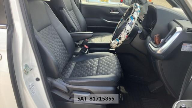 Toyota VOXY 2023-01 8651468-5