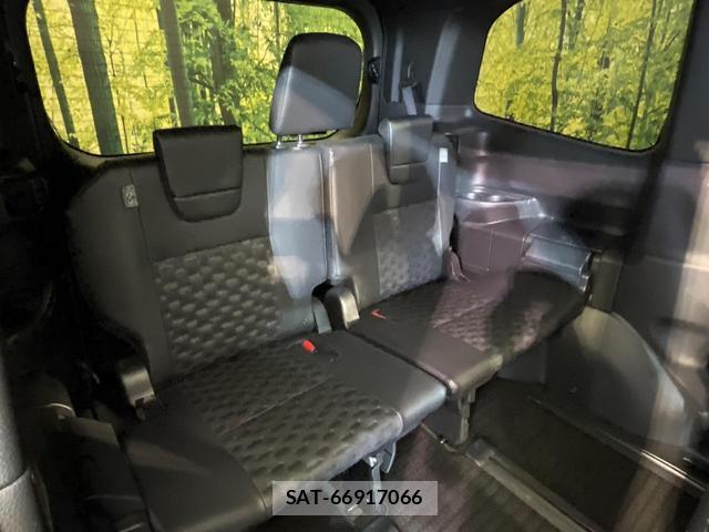 Toyota VOXY 2023-02 8651503-10