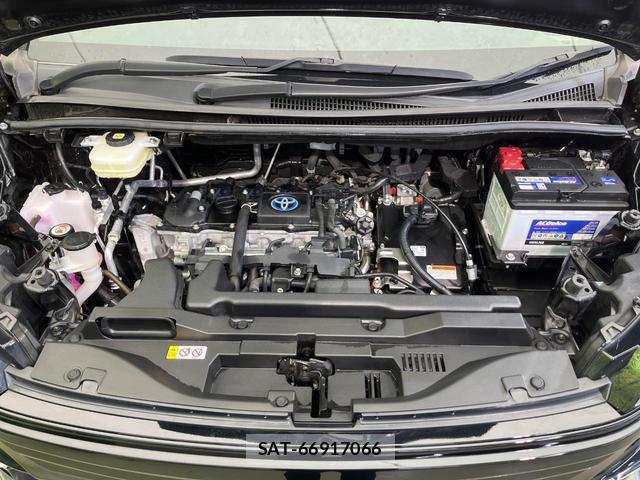 Toyota VOXY 2023-02 8651503-17