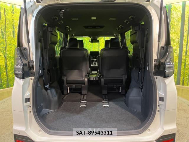Toyota VOXY 2023-05 8651508-11