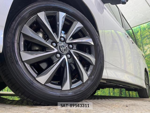 Toyota VOXY 2023-05 8651508-13