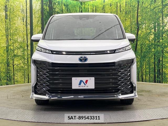 Toyota VOXY 2023-05 8651508-14