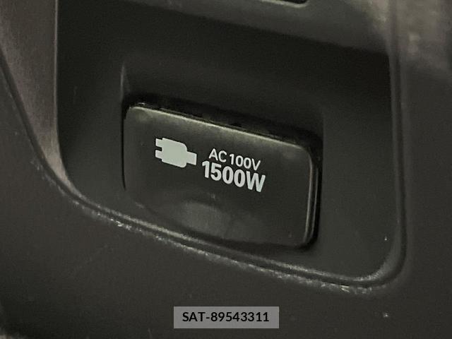 Toyota VOXY 2023-05 8651508-7