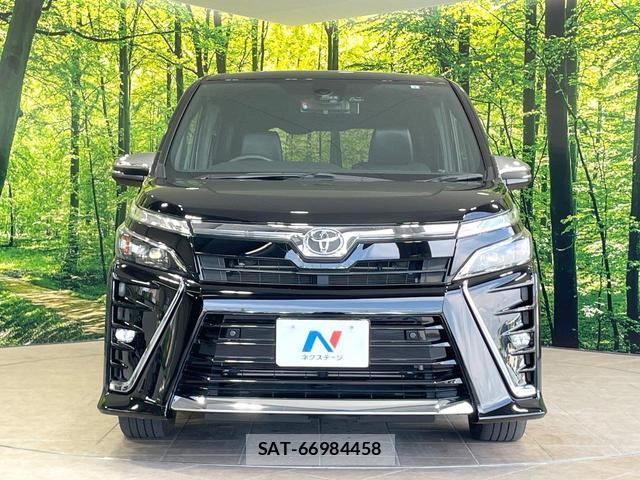 Toyota VOXY 2021-09 8651563-14