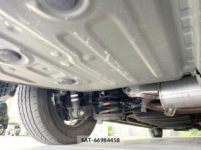 Toyota VOXY 2021-09 8651563-19