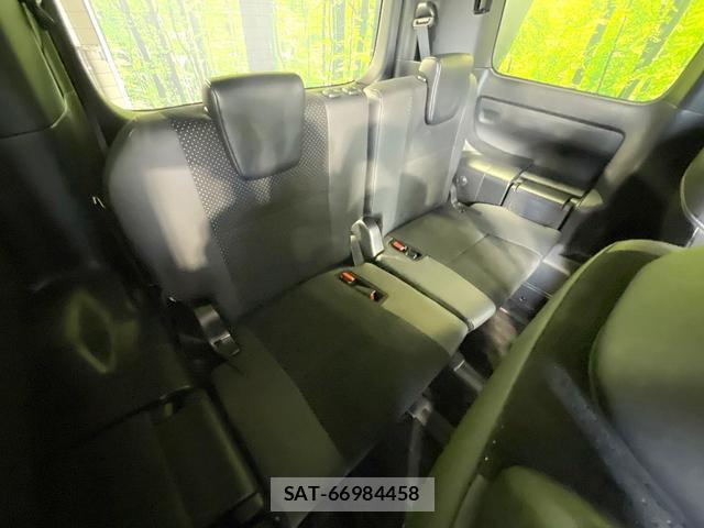 Toyota VOXY 2021-09 8651563-9