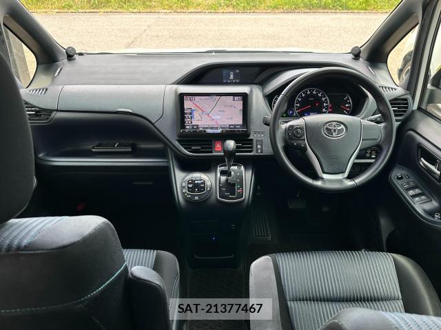 Toyota VOXY 2014-12 8651615-2