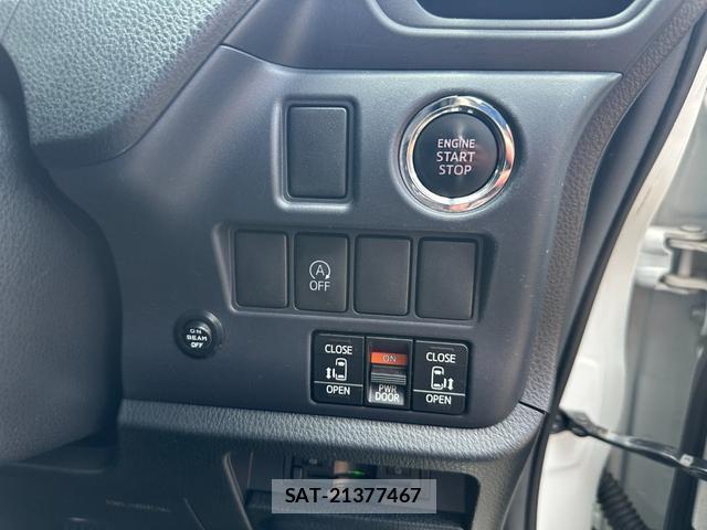 Toyota VOXY 2014-12 8651615-9