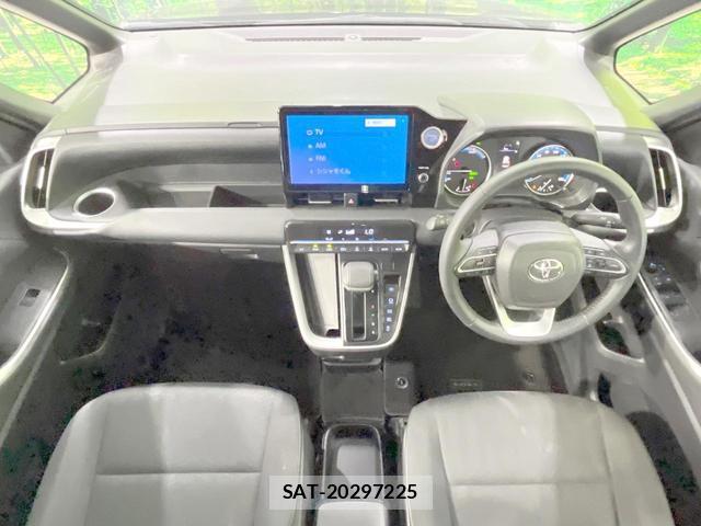 Toyota VOXY 2023-07 8651691-1