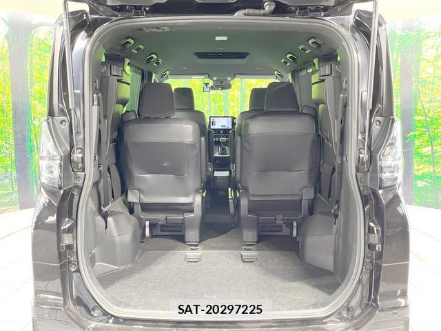 Toyota VOXY 2023-07 8651691-10