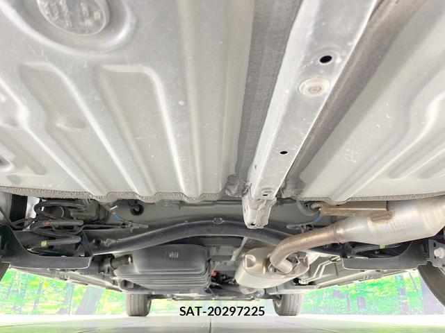 Toyota VOXY 2023-07 8651691-18