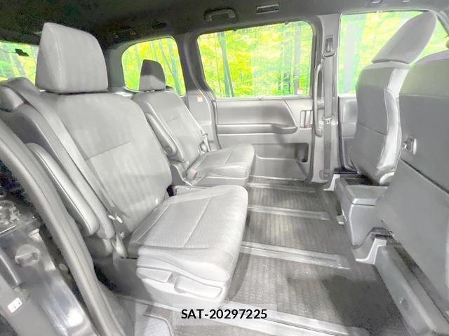 Toyota VOXY 2023-07 8651691-8