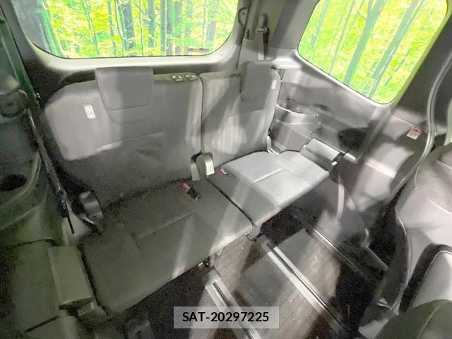 Toyota VOXY 2023-07 8651691-9