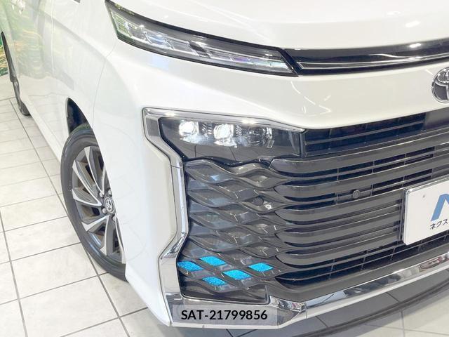 Toyota VOXY 2025-06 8651697-12