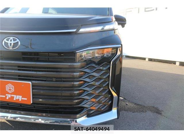 Toyota VOXY 2025-10 8651871-16