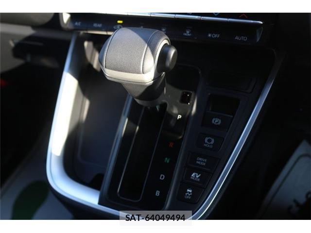 Toyota VOXY 2025-10 8651871-19