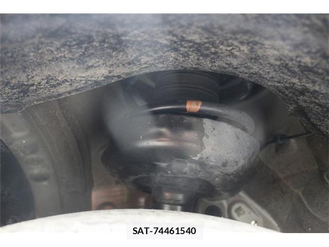 Toyota VOXY 2024-10 8651872-13