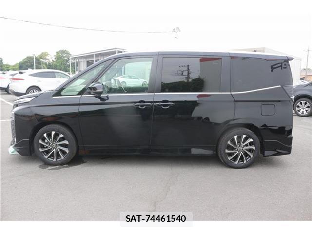 Toyota VOXY 2024-10 8651872-4